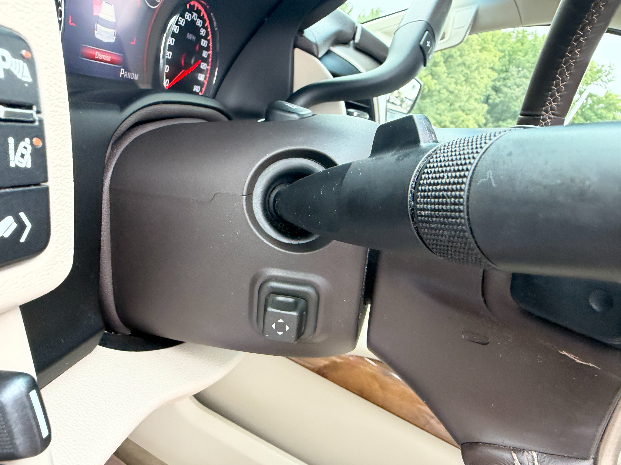 Used 2015 GMC Yukon Denali w/ Touring Package AWD/4WD image 43