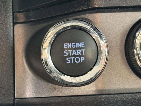 Used 2020 Toyota Tacoma TRD Off-Road image 10