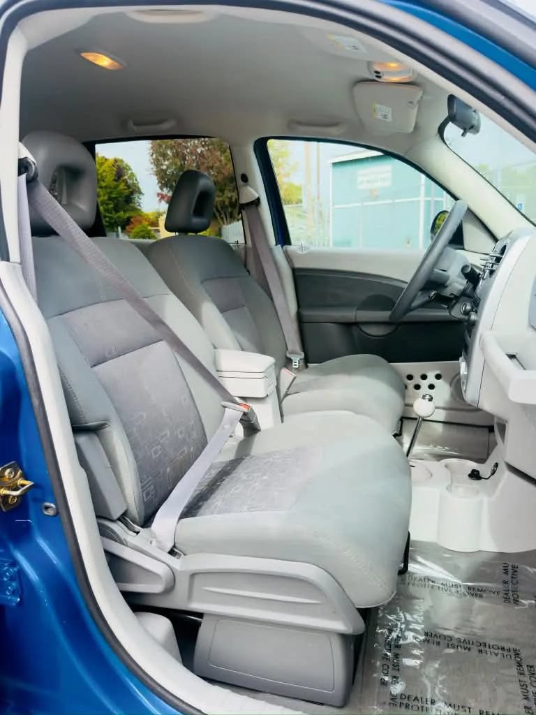 Used 2006 Chrysler PT Cruiser Touring FWD image 11