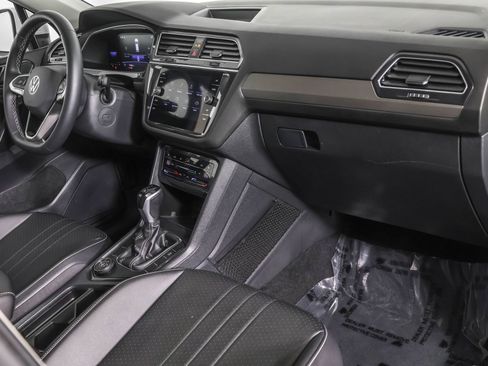 Certified 2022 Volkswagen Tiguan SE image 44