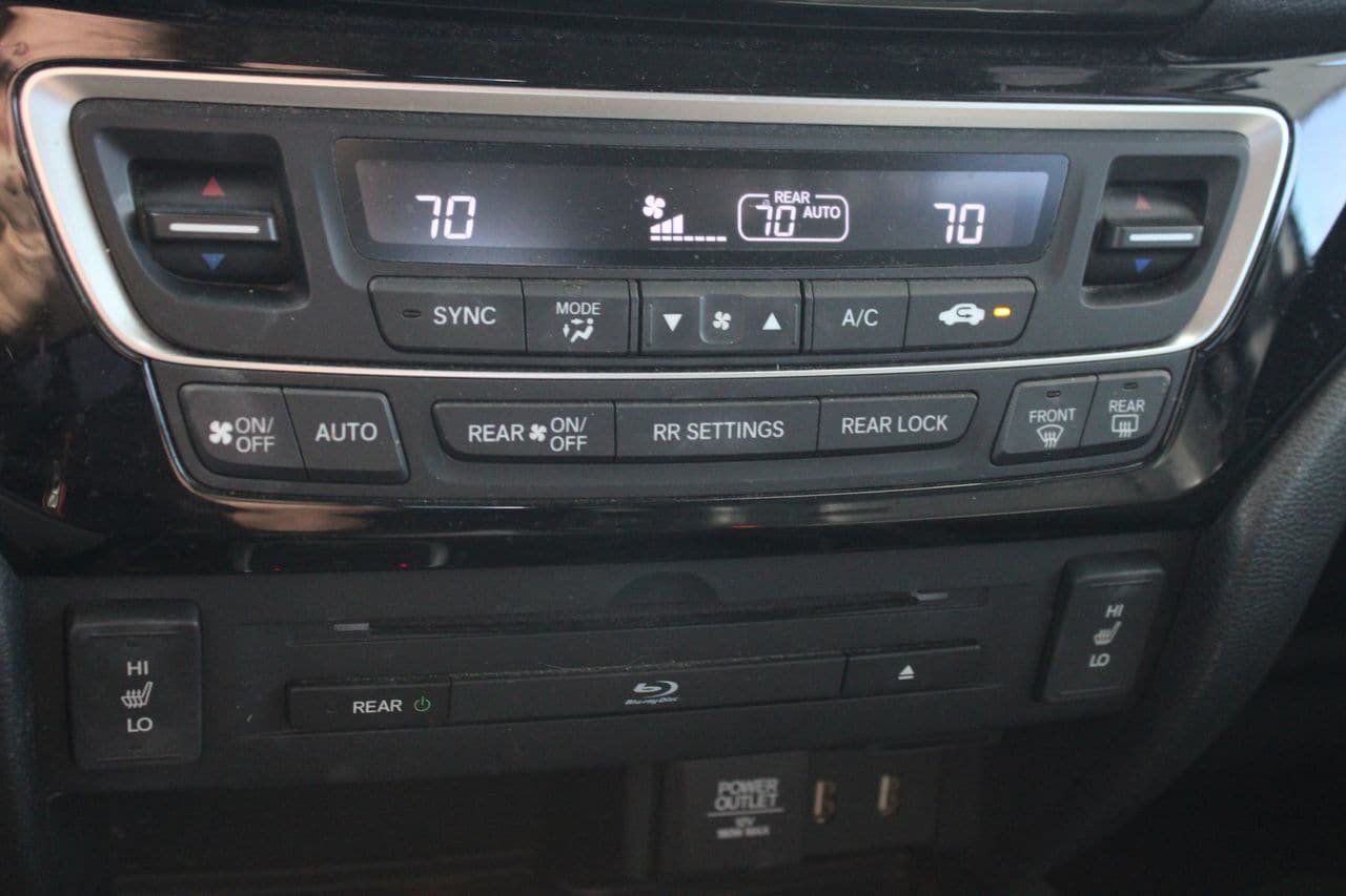 Used 2017 Honda Pilot Touring image 16