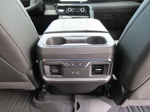 Used 2026 GMC Sierra 1500 Denali AWD/4WD image 38