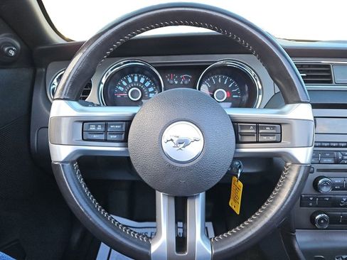 Used 2014 Ford Mustang Convertible image 26