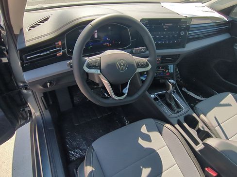 New 2025 Volkswagen Jetta SE image 11