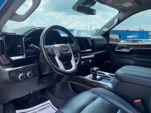 Used 2024 GMC Sierra 1500 Elevation w/ Elevation Premium Package AWD/4WD image 9