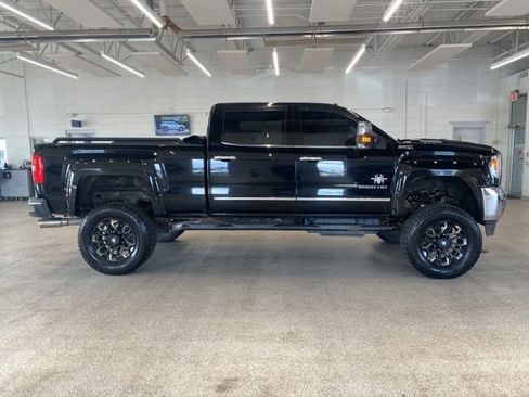 Certified 2018 GMC Sierra 2500 SLT w/ Duramax Plus Package AWD/4WD image 4