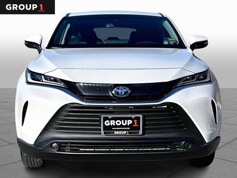 Used 2024 Toyota Venza LE image 3