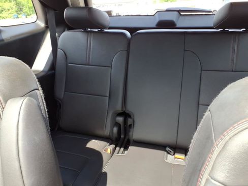 Used 2023 Chevrolet Traverse RS AWD/4WD image 15