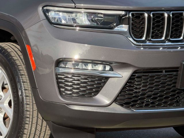 Used 2023 Jeep Grand Cherokee Limited AWD/4WD image 10