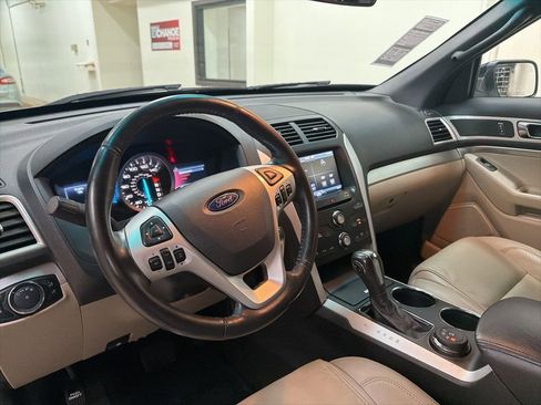 Used 2014 Ford Explorer XLT w/ Equipment Group 202A image 17