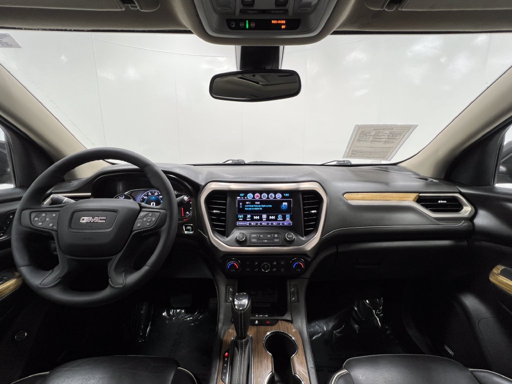 Used 2017 GMC Acadia Denali w/ Technology Package AWD/4WD image 22