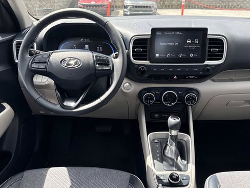 New 2026 Hyundai Venue SEL FWD image 2