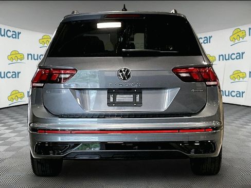 Used 2024 Volkswagen Tiguan SE R-Line AWD/4WD image 5