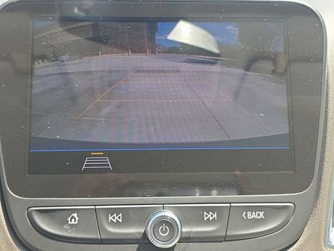 Used 2019 Chevrolet Malibu LT w/ Leather Package FWD image 14