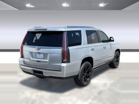 Used 2018 Cadillac Escalade Platinum AWD/4WD image 8