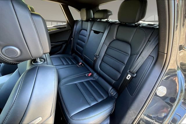 Used 2026 Porsche Macan AWD/4WD image 21
