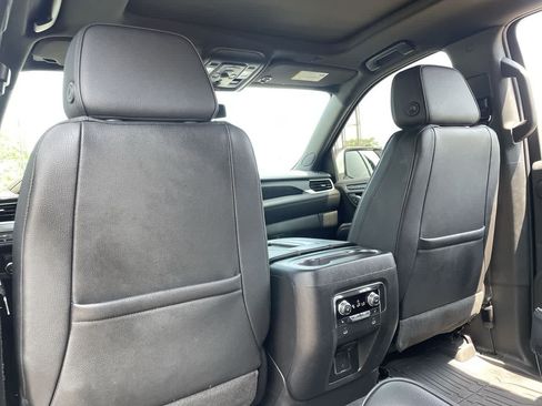 Used 2022 GMC Yukon XL Denali AWD/4WD image 21