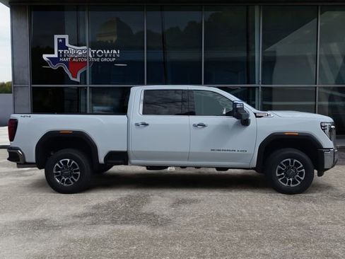 New 2026 GMC Sierra 2500 SLT w/ SLT Convenience Package AWD/4WD image 2