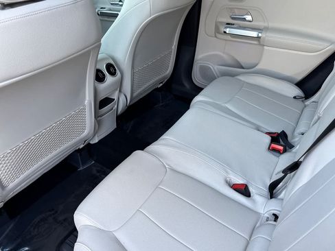 New 2026 Mercedes-Benz GLB 250 image 11
