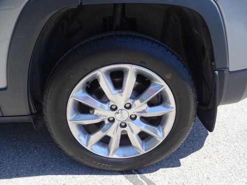 Used 2015 Jeep Cherokee 4WD Limited w/ Luxury Group image 44