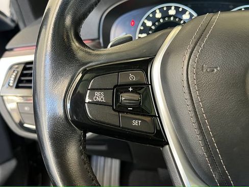 Used 2017 BMW 530i RWD image 39