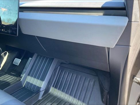 Used 2025 Tesla Cybertruck AWD Crew Cab image 16