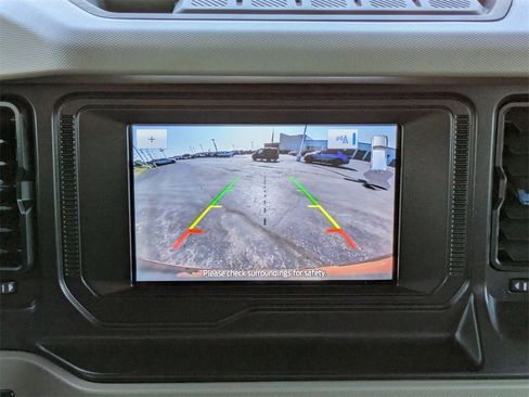 Used 2022 Ford Bronco Wildtrak image 14