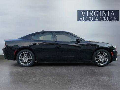 Used 2017 Dodge Charger SXT image 6