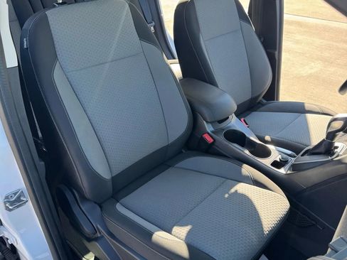 Used 2017 Ford C-MAX SE image 38