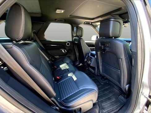 Used 2025 Land Rover Discovery S AWD/4WD image 18