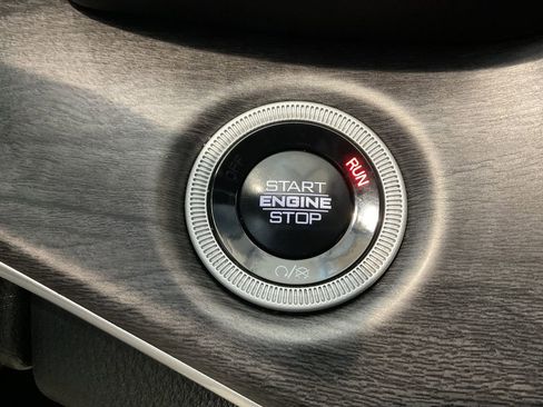 Used 2024 Jeep Grand Cherokee L Limited w/ Luxury Tech Group II image 20