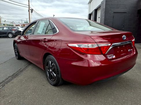 Used 2015 Toyota Camry LE image 9