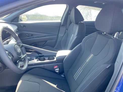 New 2025 Hyundai Elantra SEL image 36