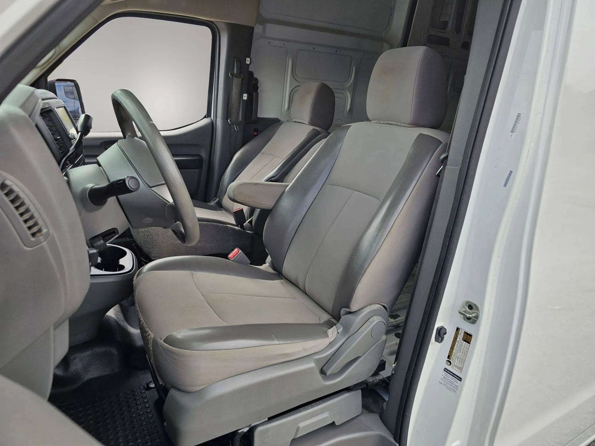 Used 2021 Nissan NV 2500 S RWD image 3