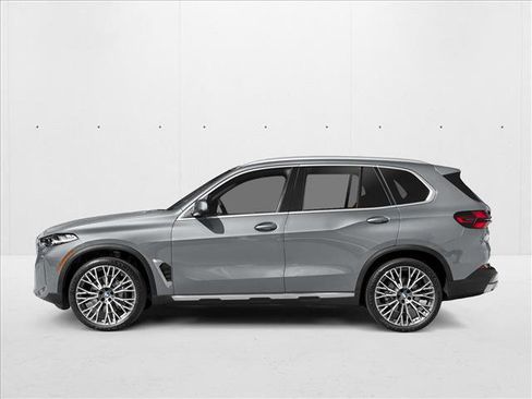 New 2025 BMW X5 sDrive40i w/ M Sport Package image 3