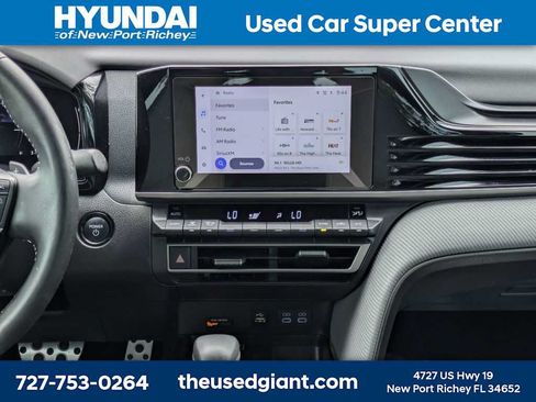 Used 2025 Toyota Camry SE FWD image 21