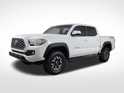 Used 2023 Toyota Tacoma TRD Off-Road w/ Technology Package AWD/4WD image 3