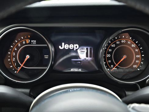 Used 2023 Jeep Gladiator Overland AWD/4WD image 16