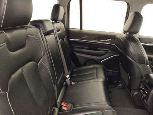 Used 2022 Jeep Grand Cherokee Limited 4xe image 19