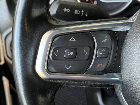 Used 2021 Jeep Wrangler Unlimited Sahara AWD/4WD image 30