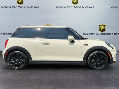 Used 2019 MINI Cooper 2-Door Hardtop image 4