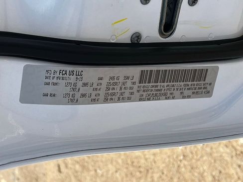 Used 2020 Jeep Cherokee Latitude Plus w/ Cold Weather Group image 23