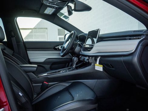 New 2026 Jeep Compass Limited image 11