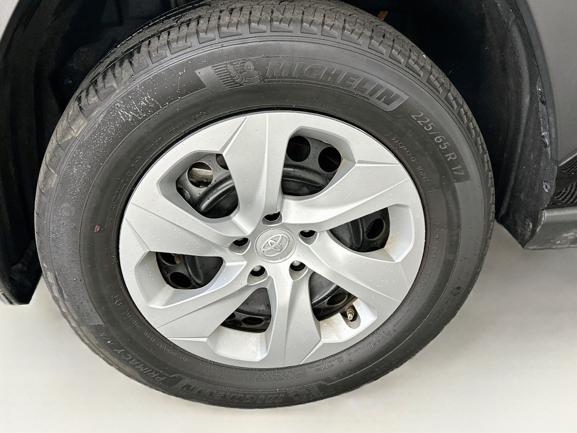 Used 2025 Toyota RAV4 LE AWD/4WD image 11