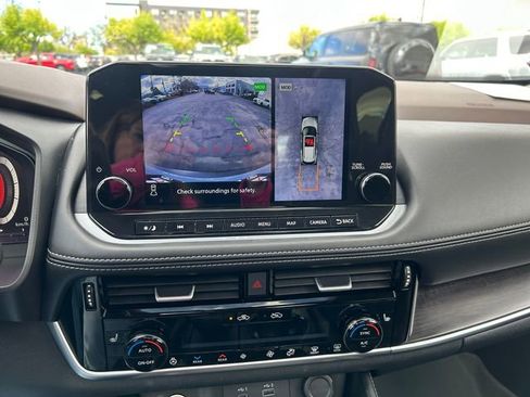 Used 2023 Nissan Rogue Platinum w/ Platinum Premium Package image 20