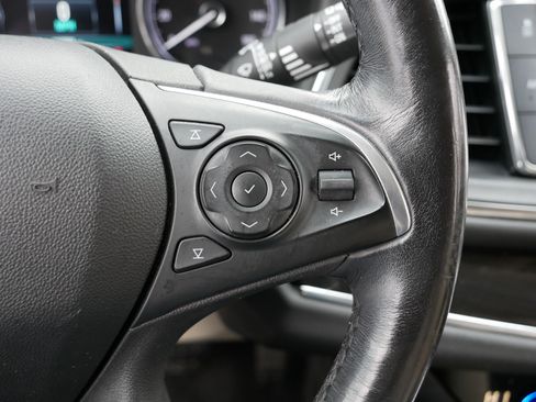 Used 2019 Buick Enclave Essence image 30