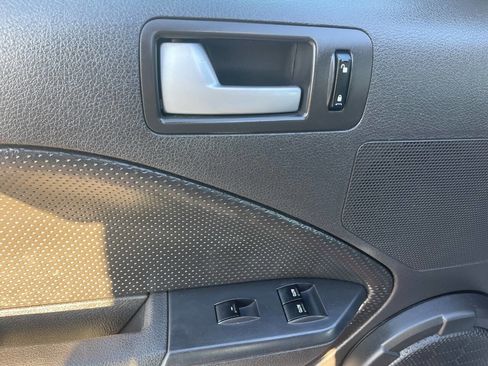 Used 2006 Ford Mustang GT image 32