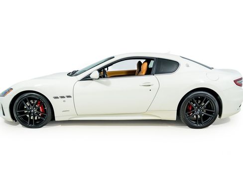Used 2018 Maserati GranTurismo Sport image 4