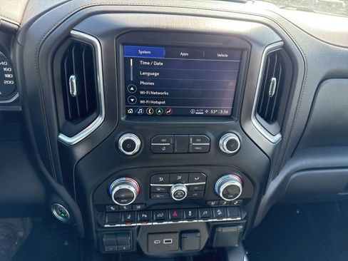 Used 2023 GMC Sierra 2500 AT4 w/ AT4 Preferred Package image 17