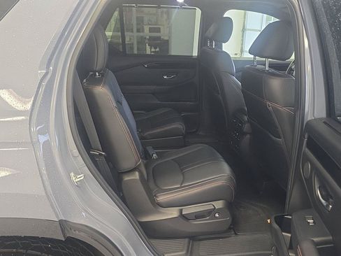 Used 2025 Honda Pilot TrailSport image 17